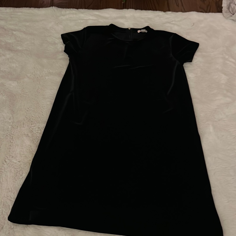 Selling black velvet dress!